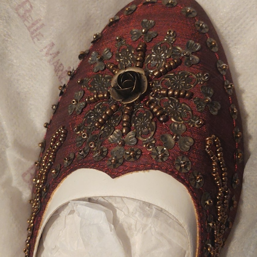Belle Marie, size 8, women's low heels, maroon